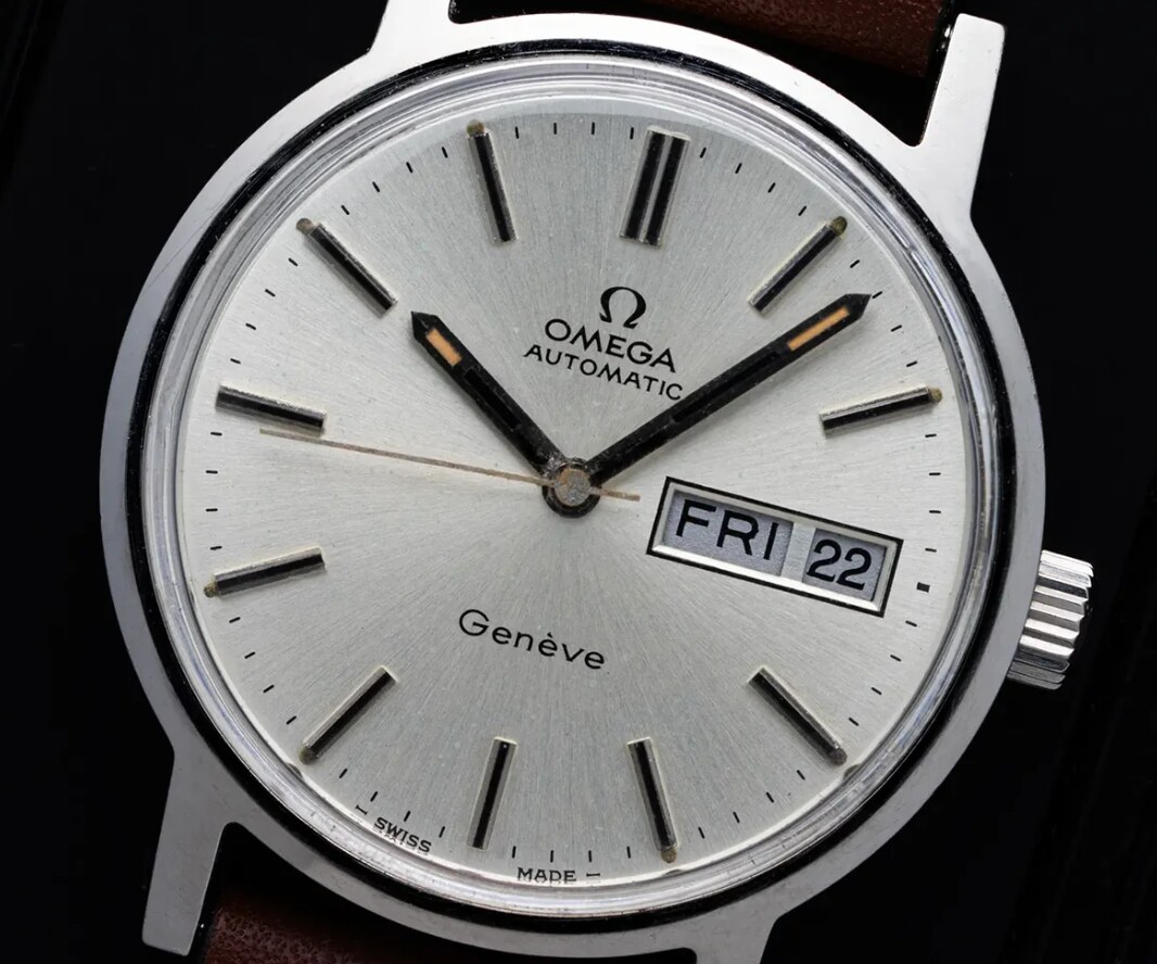 Omega Constellation Pie-Pan dial with faceted applied indices and Ω logo in relief