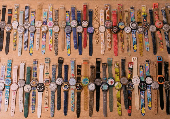 Collection de Swatch des années 1980, plastique coloré et cadrans graphiques