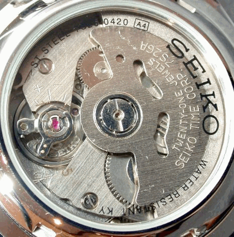 Mouvement Seiko 7S26 automatique vu côté ponts