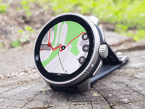 Suunto Race avec cartographie GPS embarquée pour trail running