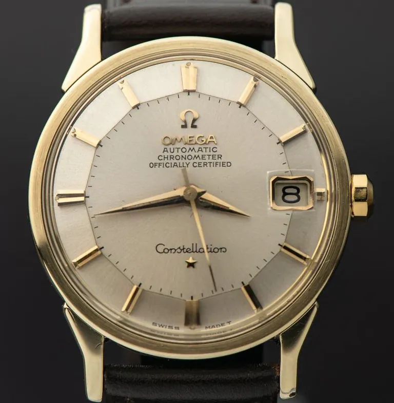 Omega Constellation Pie-Pan referentie 168.005 in geel goud, opgezette wijzerplaat en kaliber 561 chronometer